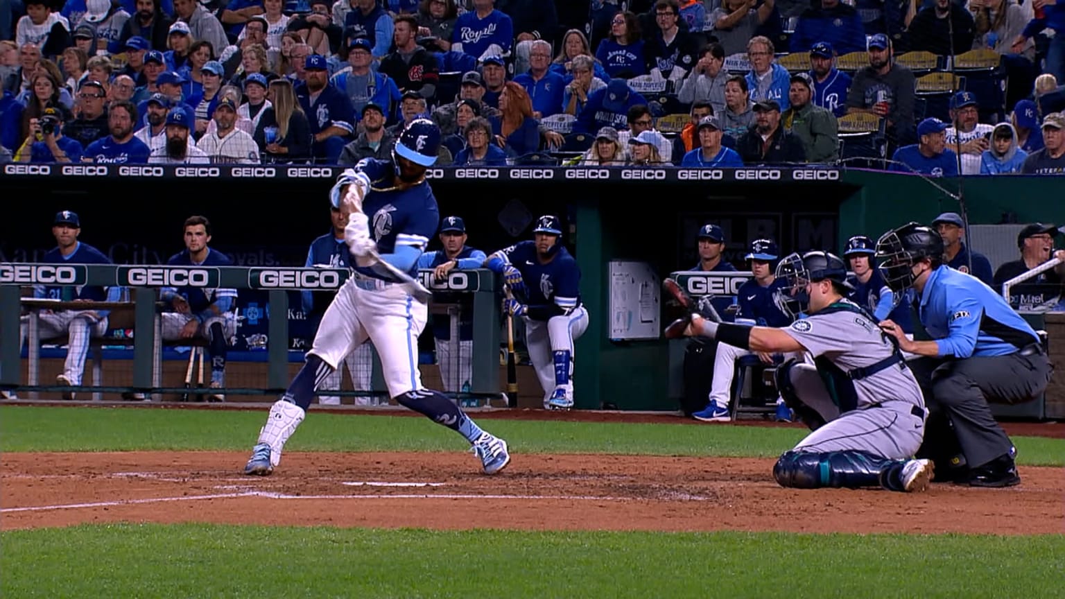 MJ Melendez grounds an RBI single to left field | 09/23/2022 | Kansas ...