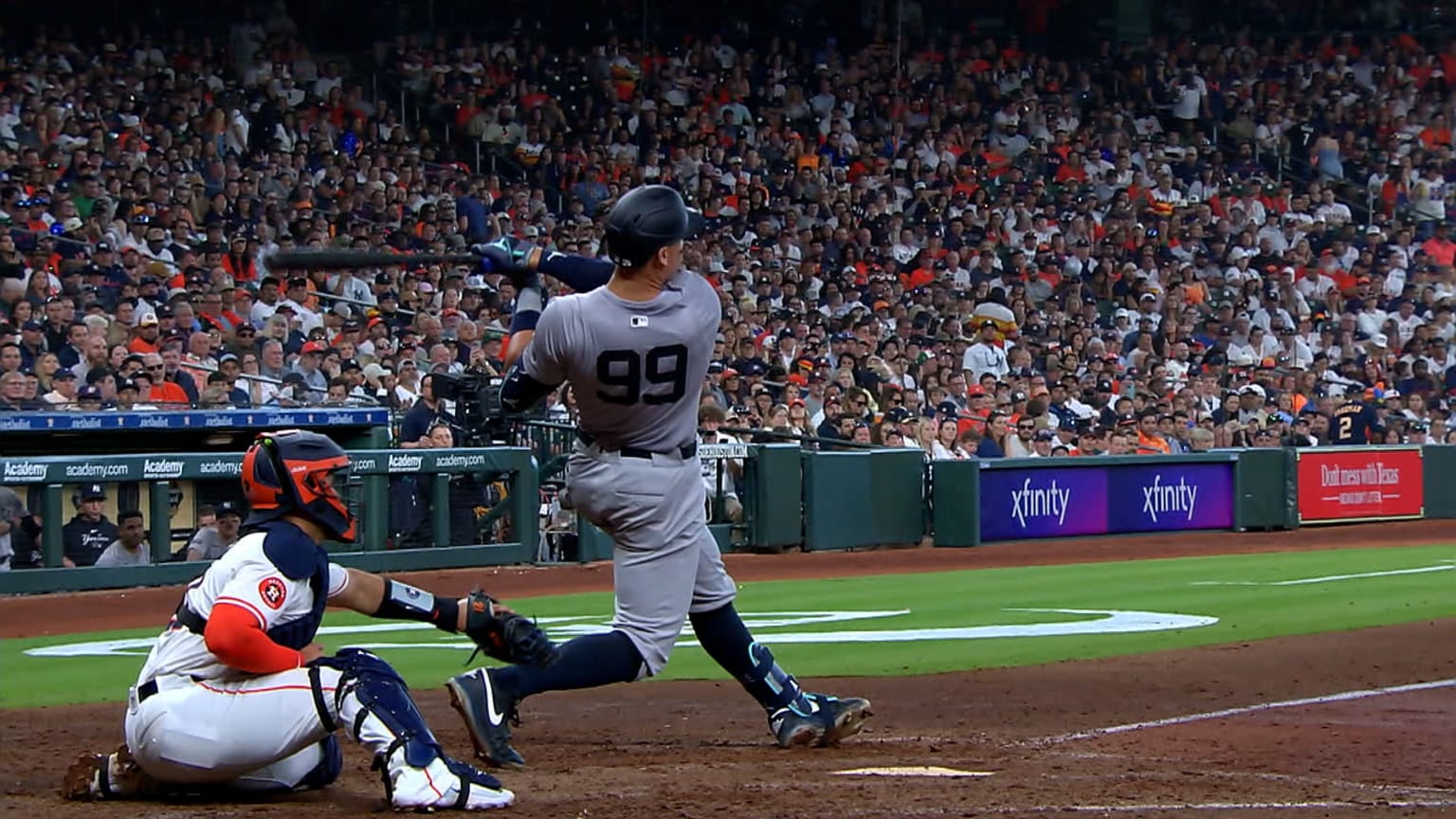 Aaron Judge laces a double 03/28/2024 New York Yankees