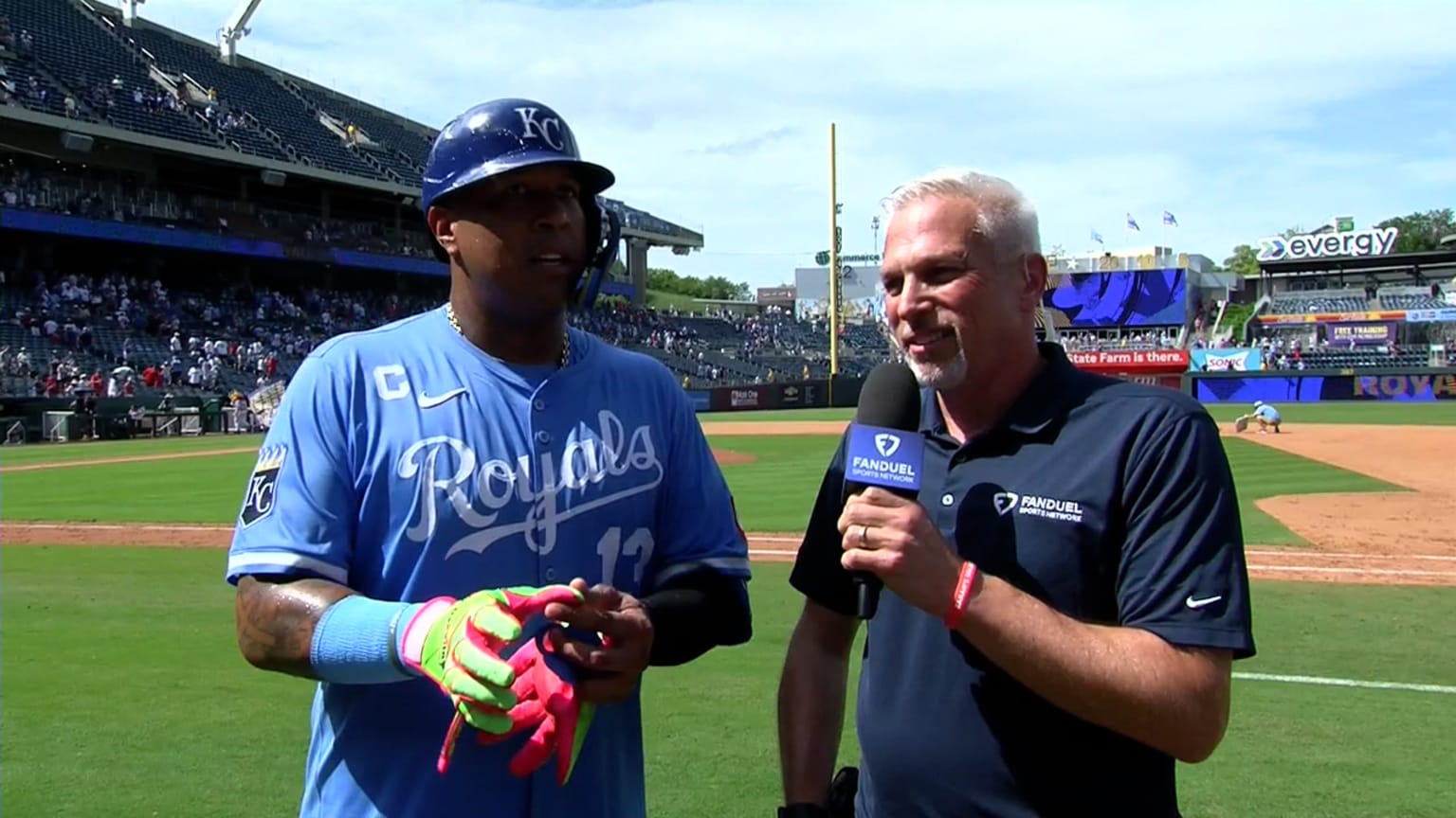 HAPPY STREETS SALVADOR PÉREZ ARROYO Vietnam through the lens of a Spanish architect