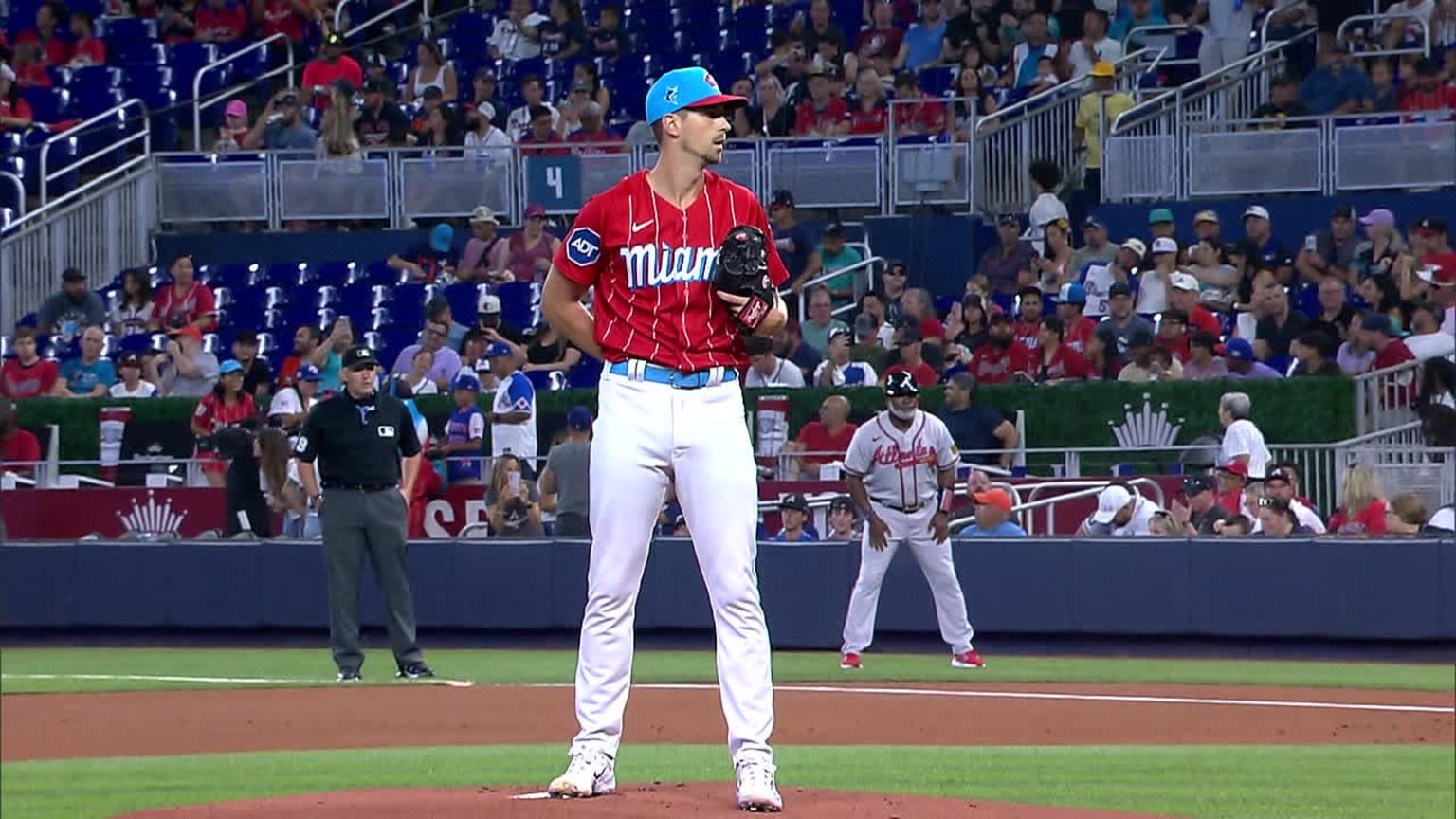 Bryan Hoeing rings up a pair 09/16/2023 Miami Marlins