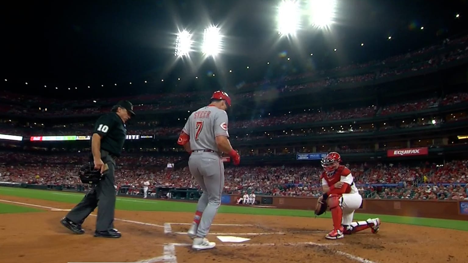 Spencer Steer belts a solo home run to left field | 09/29/2023 ...