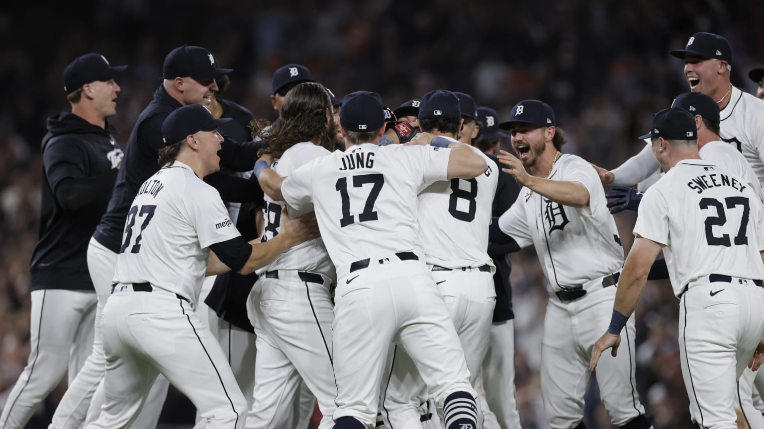 Tigers clinch playoff berth with win over White Sox 09/27/2024