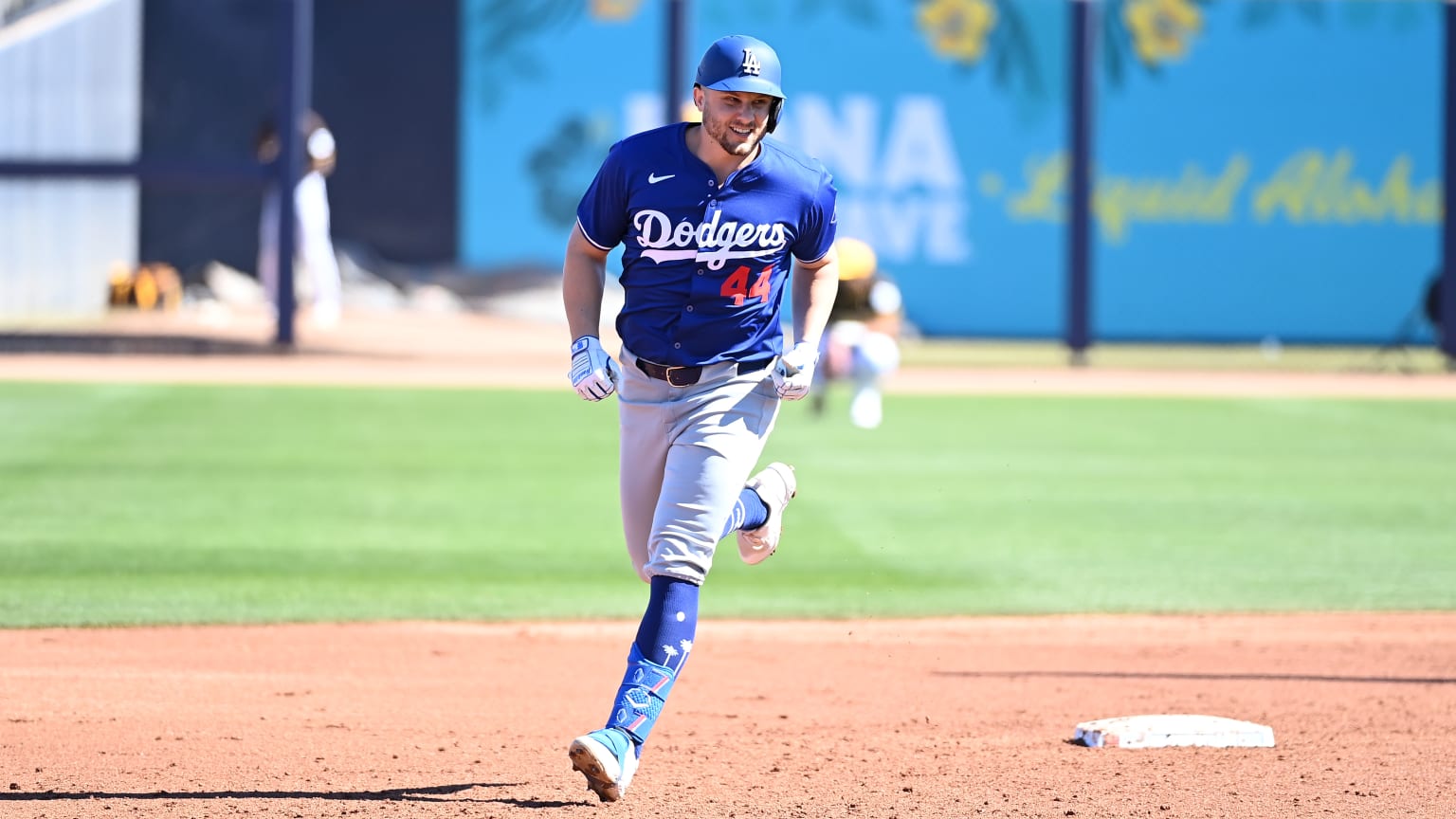 Kevin Padlo swats a two-run homer to left field