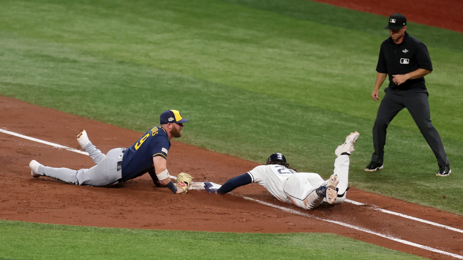 Jake Bauers' outstanding diving play | 10/28/2026 | Chicago Cubs