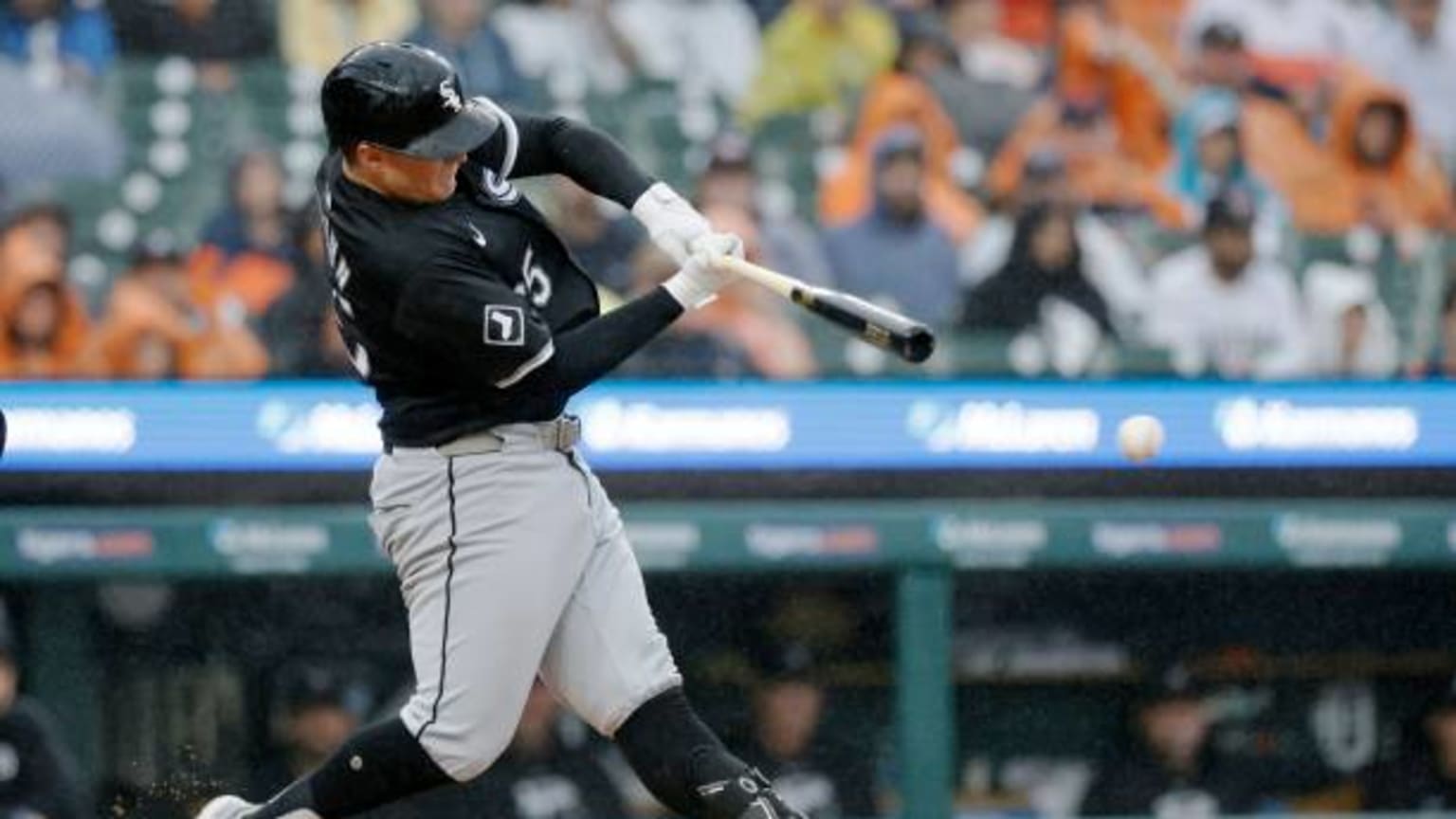 Andrew Vaughn's RBI single 09/28/2024 Chicago White Sox