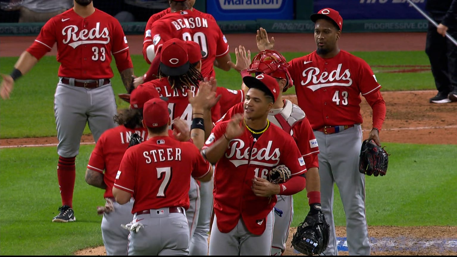 Alexis Díaz induces groundout, seals win in 9th 09/26/2023