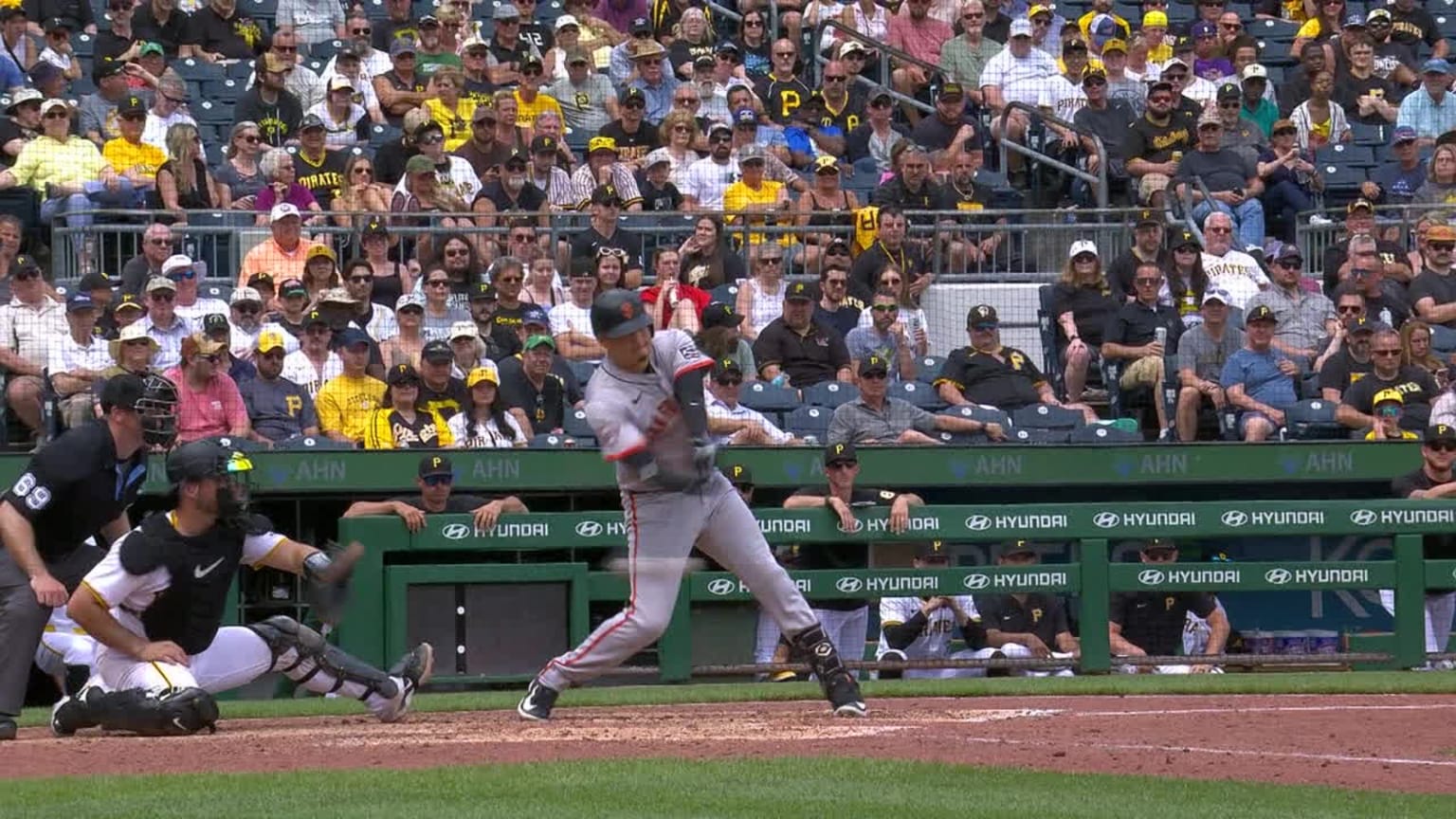 Wilmer Flores' pinchhit gametying single 05/23/2024 San Francisco