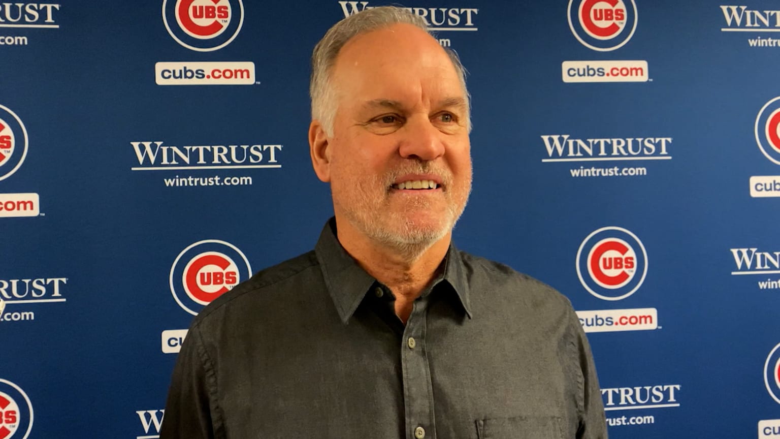 Sandberg on statue at Wrigley, 01/14/2023