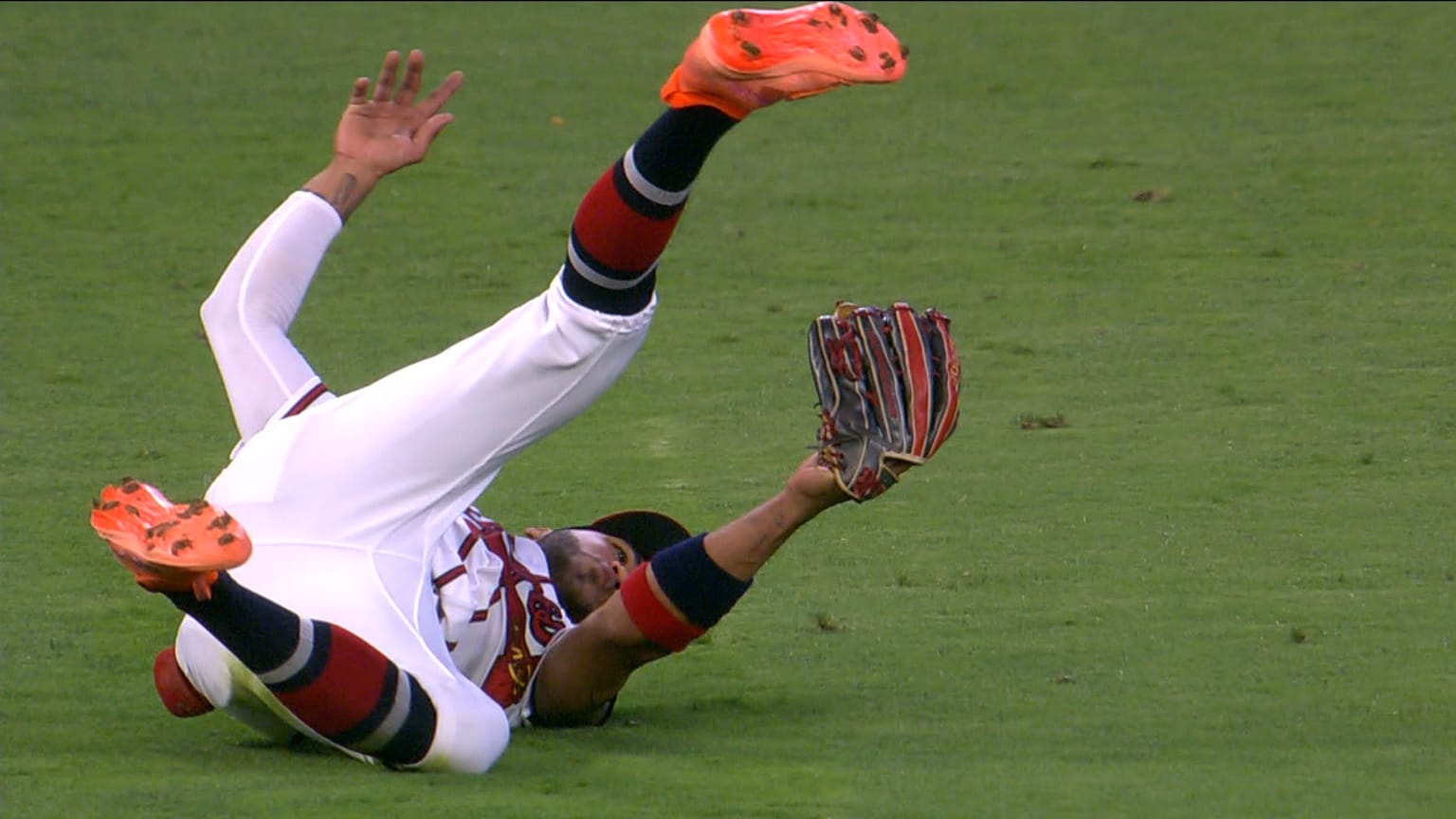 Eddie Rosario makes a fantastic sliding catch 06/26/2023 Atlanta Braves