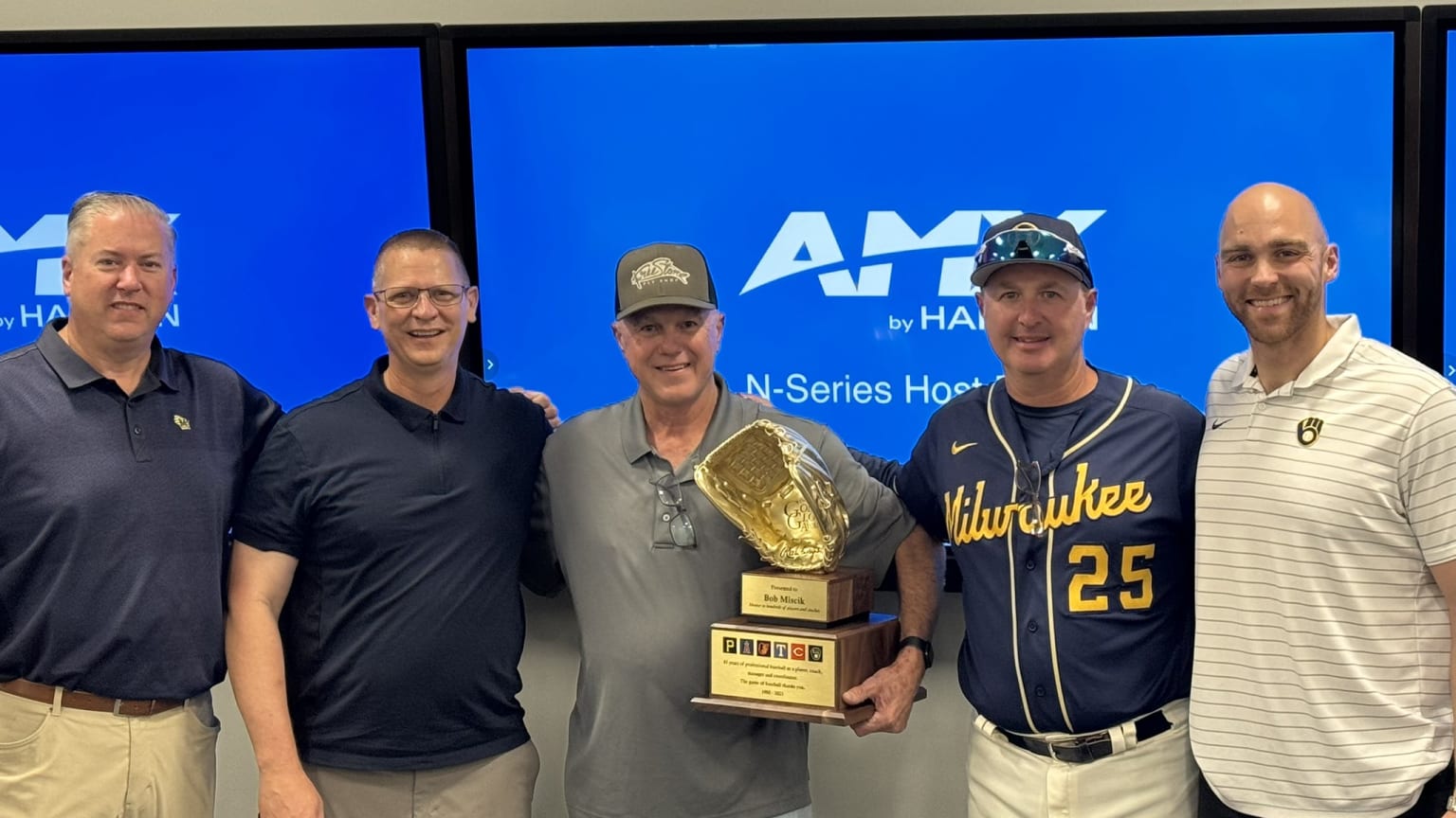 Miscik has one final fungo practice 10/17/2023 Milwaukee Brewers