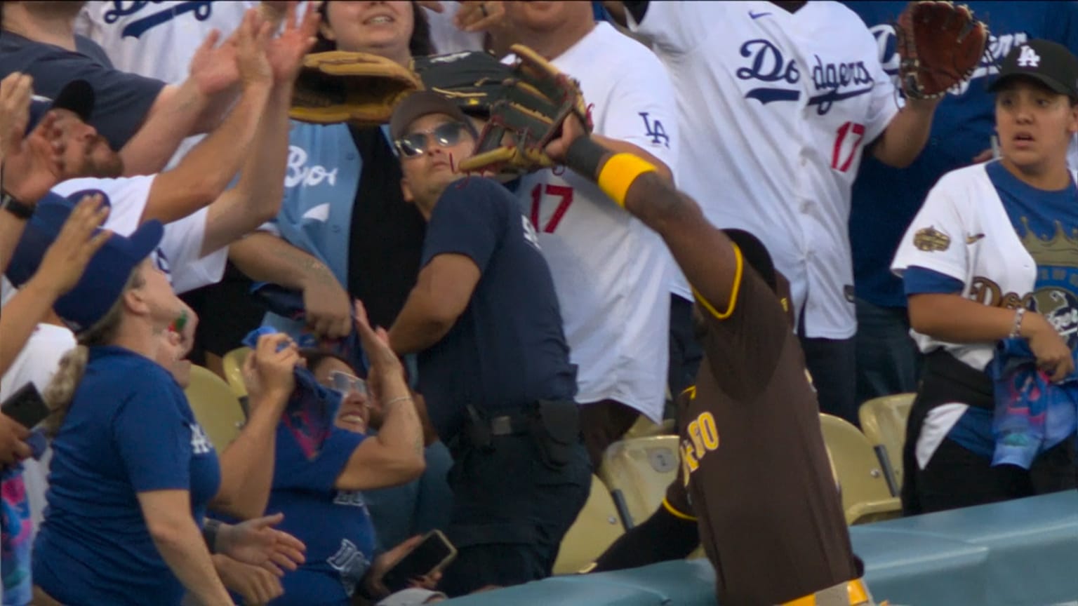 [分享] Jurickson Profar 接殺木屐全壘打 影片