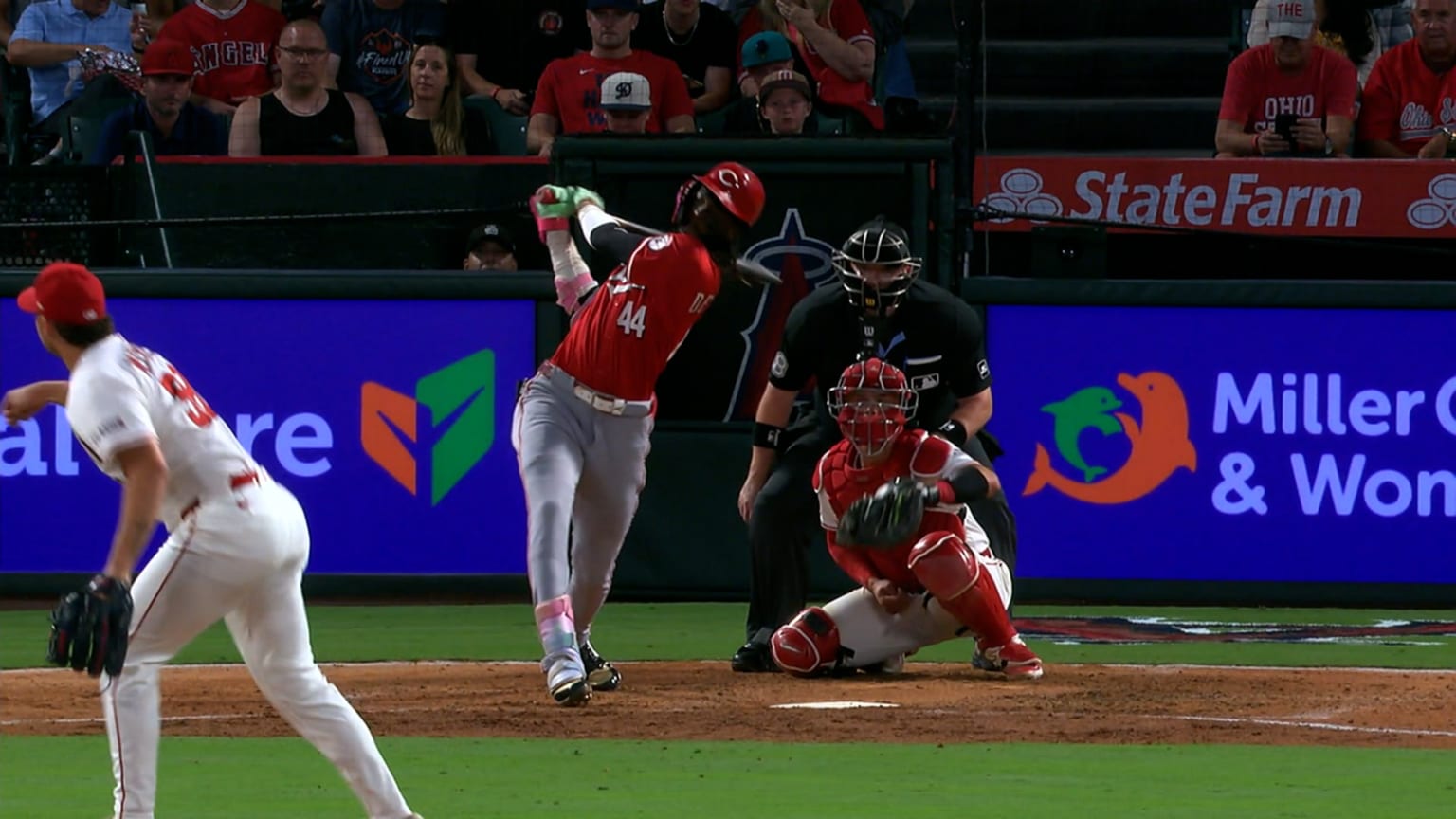 Elly De La Cruz triples in the 5th | 08/18/2025 | Cincinnati Reds