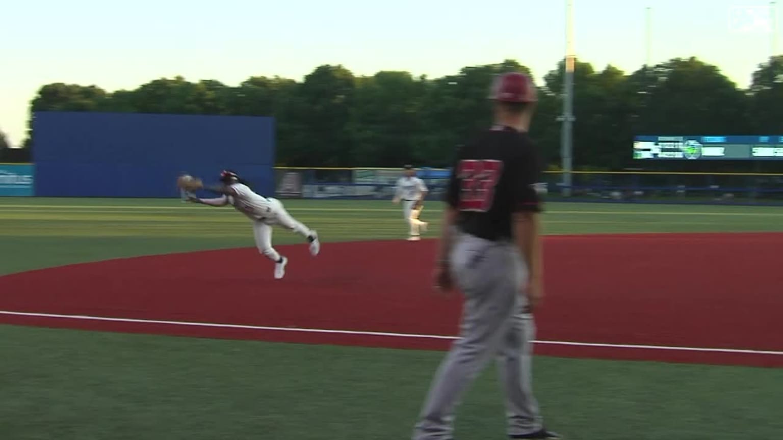 Jesus Valdez's diving catch 07/09/2023