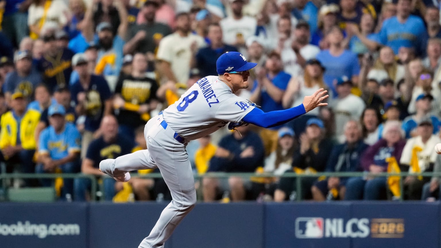 Enrique Hernández recovers after bobble for the out | 10/11/2026 ...