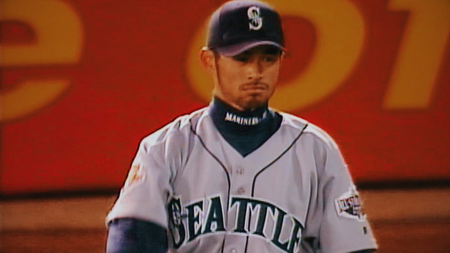 Ichiro Suzuki shows humor off the field