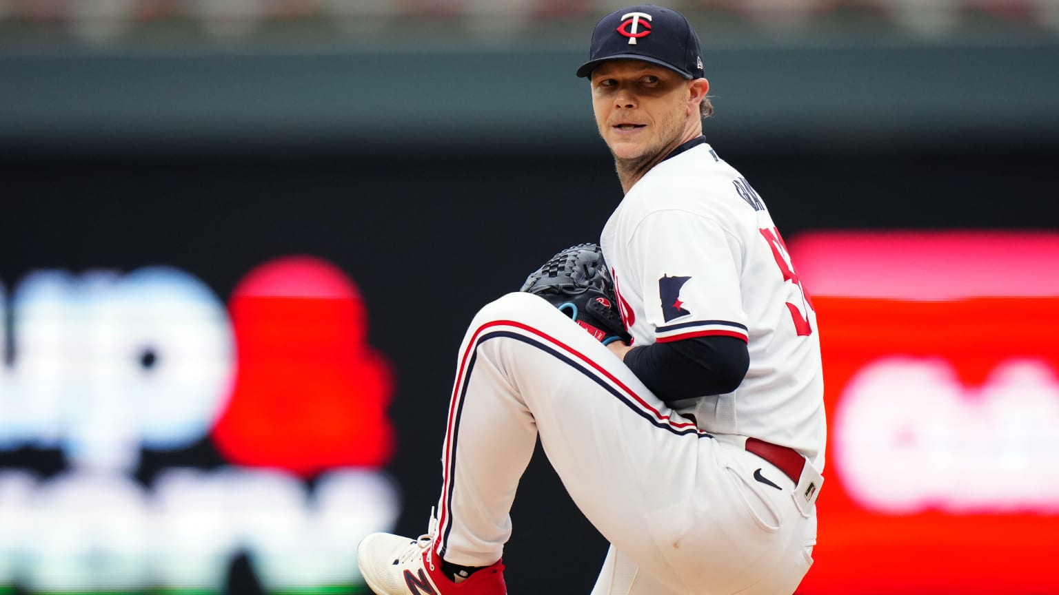 who is the current shortest mlb player