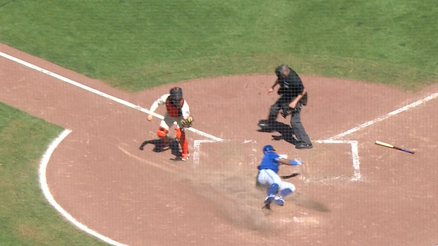 Jung Hoo Lee's outfield assist | 05/21/2025 | San Francisco Giants