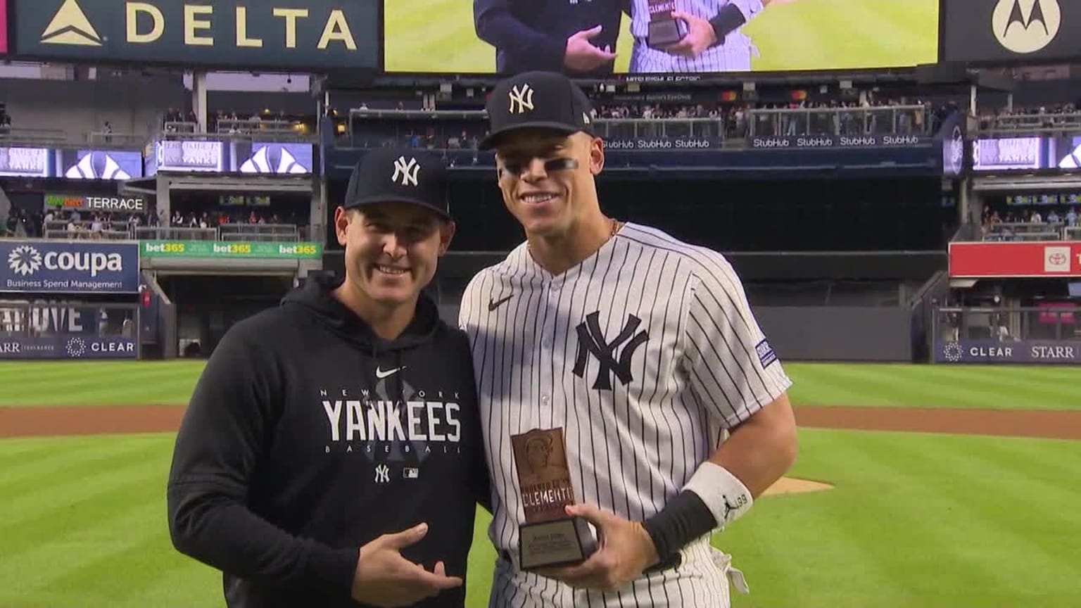 Rizzo gives Judge Clemente Award nomination trophy | 09/21/2023 | New ...