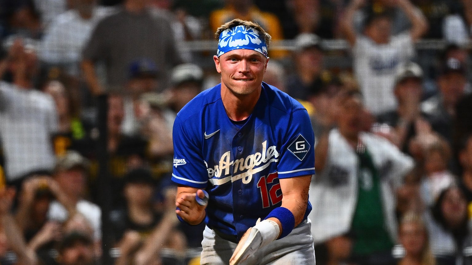 洋楽 DEVILE - FROM A PITCH FOR POINT OF VIEW Alex Call scores on a fielder's choice | 06/11/2026 | Los Angeles