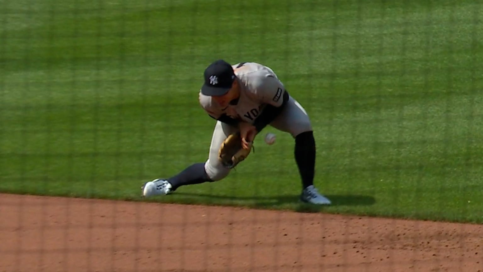 Anthony Volpe makes an error in return to MLB | 05/13/2026 | MLB.com