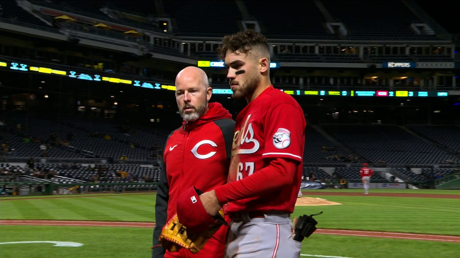 mike-siani-leaves-the-game-early-due-to-injury-09-27-2022
