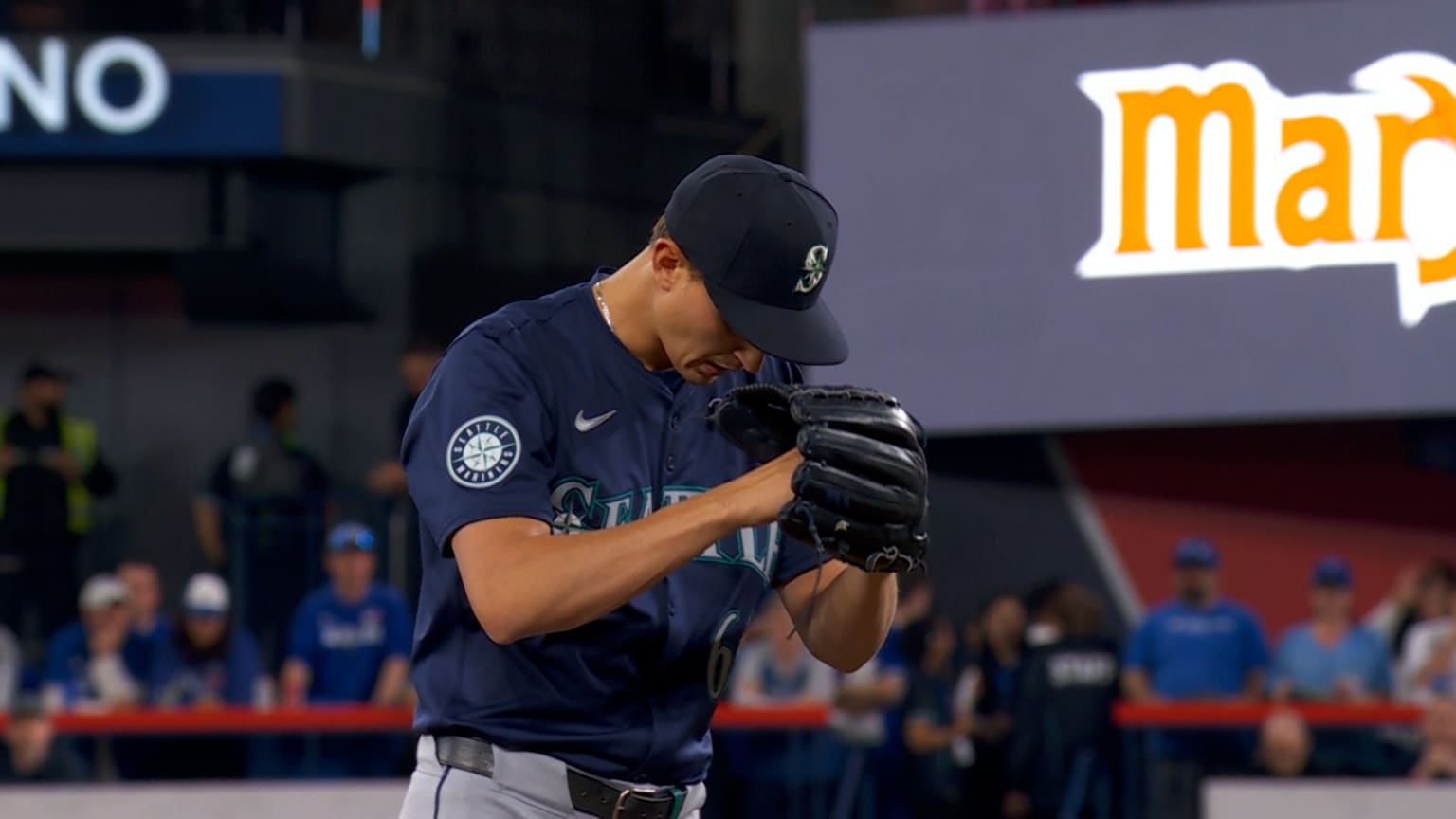 Kirby poncha a KinerFalefa 09/04/2024 Los Mariners de Seattle