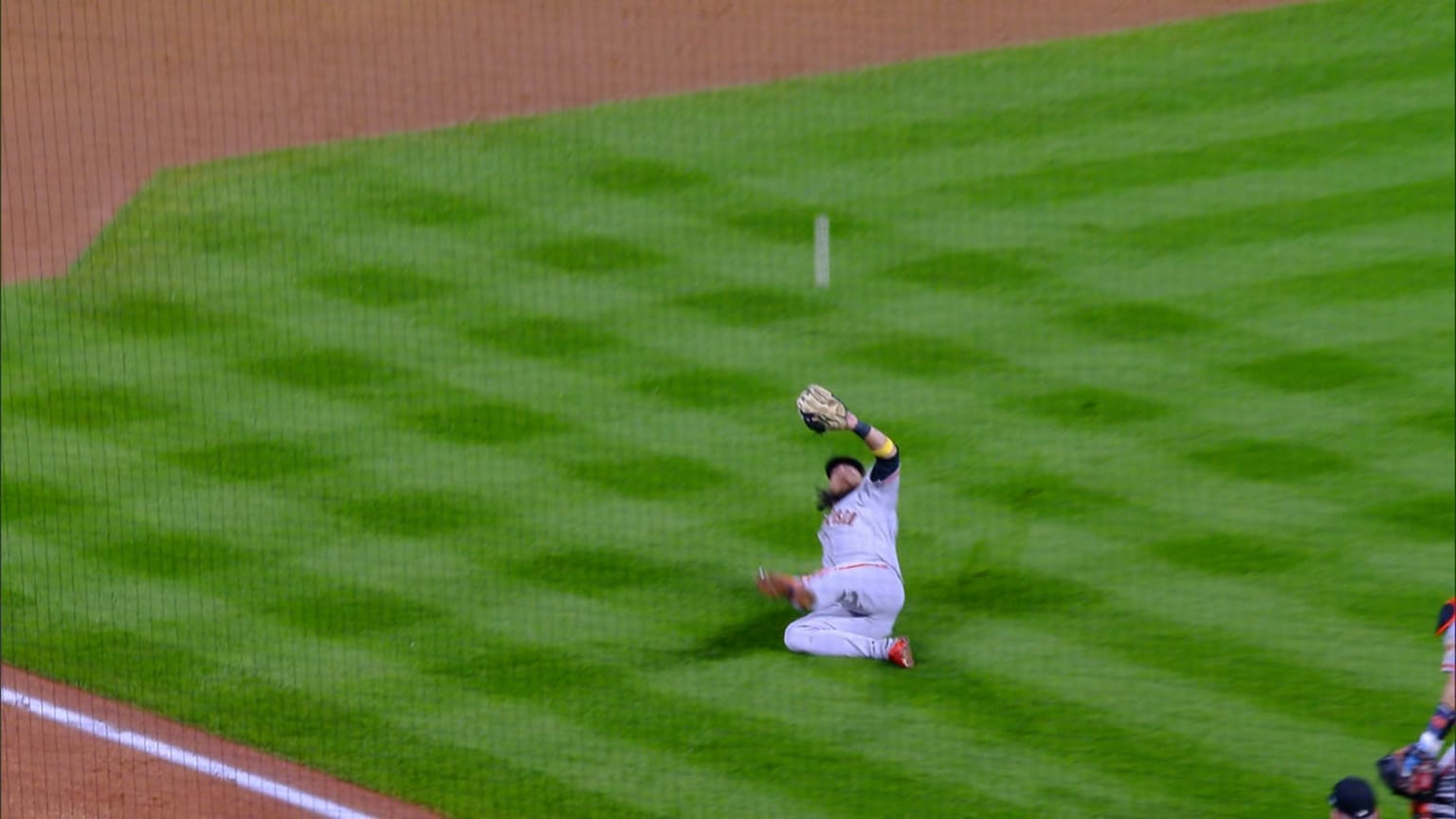 Brandon Crawford makes a sliding catch in the infield | 09/21/2022 ...