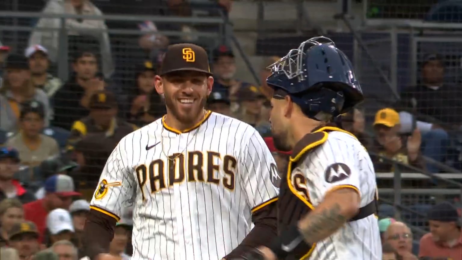 Padres unveil brown uniforms for 2020