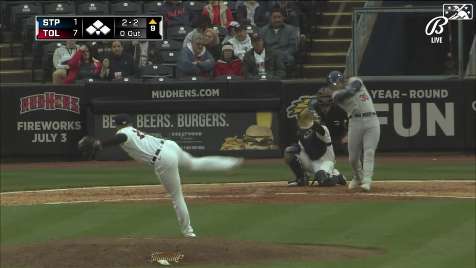 Kyle Garlick smashes a solo home run to left field | 03/31/2023 ...