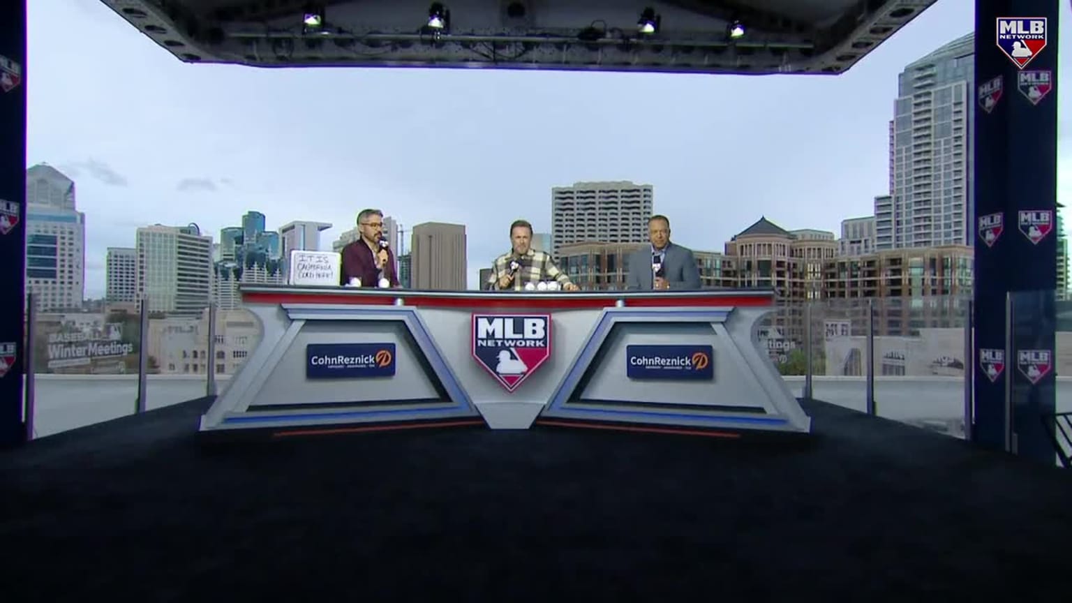 Dave Roberts discusses his playing days free agency 12/06/2022