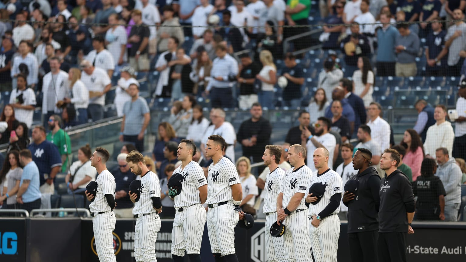 Yankees hold moment of silence in remembrance of 9/11