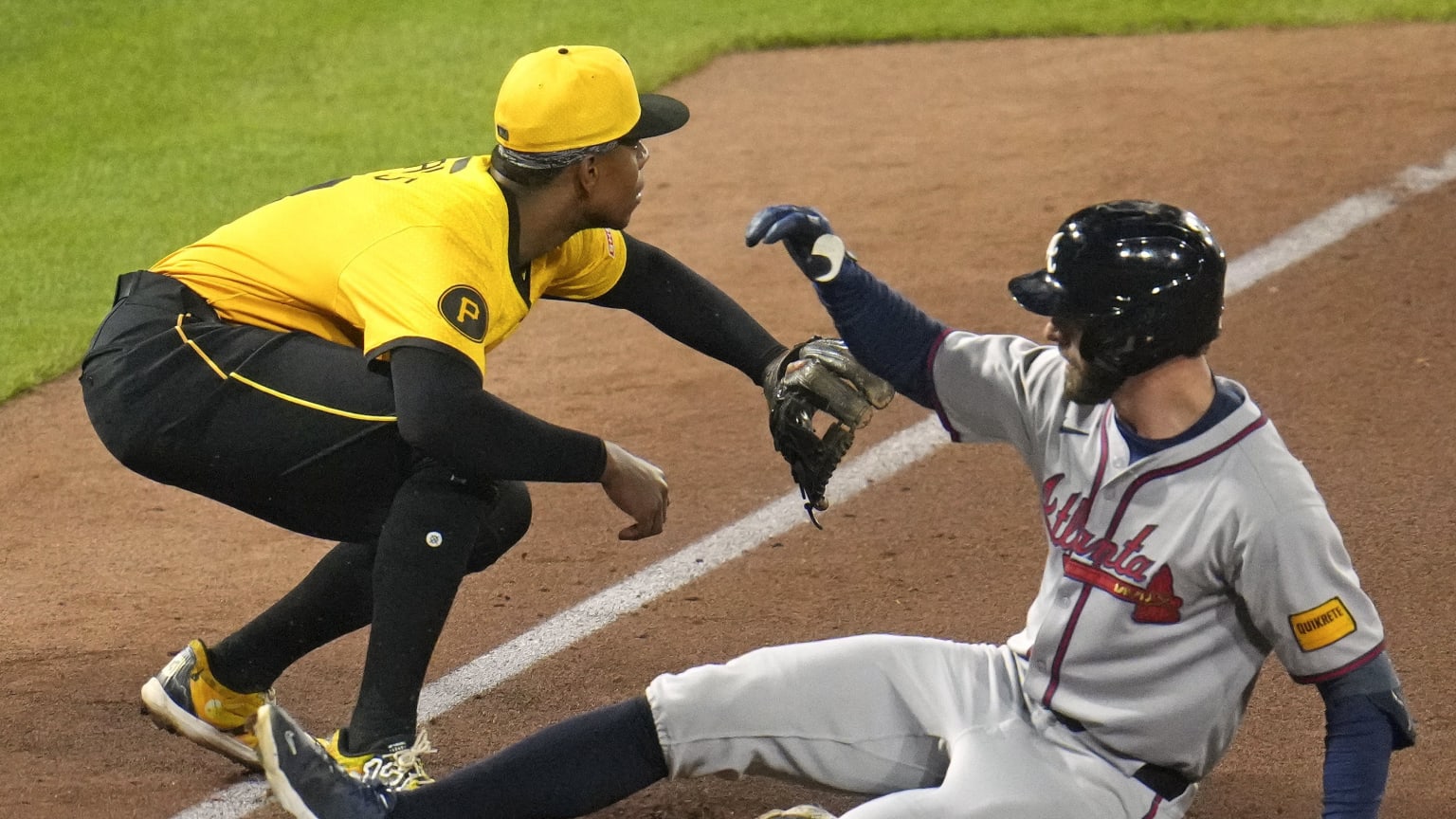 Eli White triples after a review | 05/09/2025 | Atlanta Braves