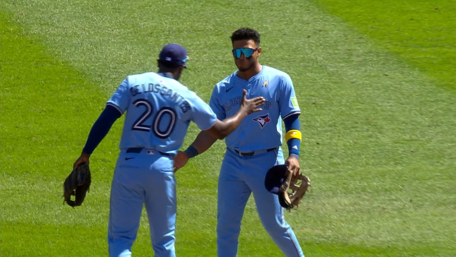 [分享] 藍鳥2B Leo Jiménez瘋狂翻滾接殺