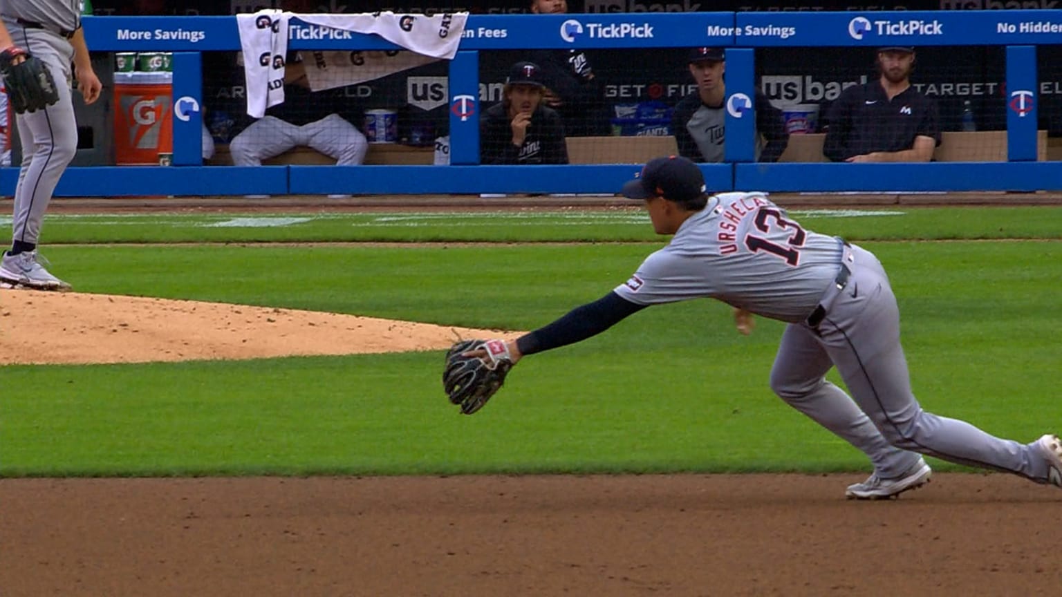 Gio Urshela's athletic play | 07/02/2024 | Detroit Tigers