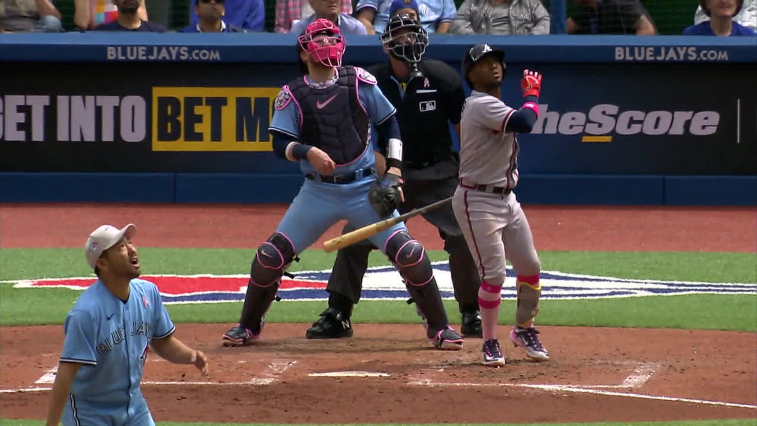 Ozzie Albies' two-run homer, 05/22/2021