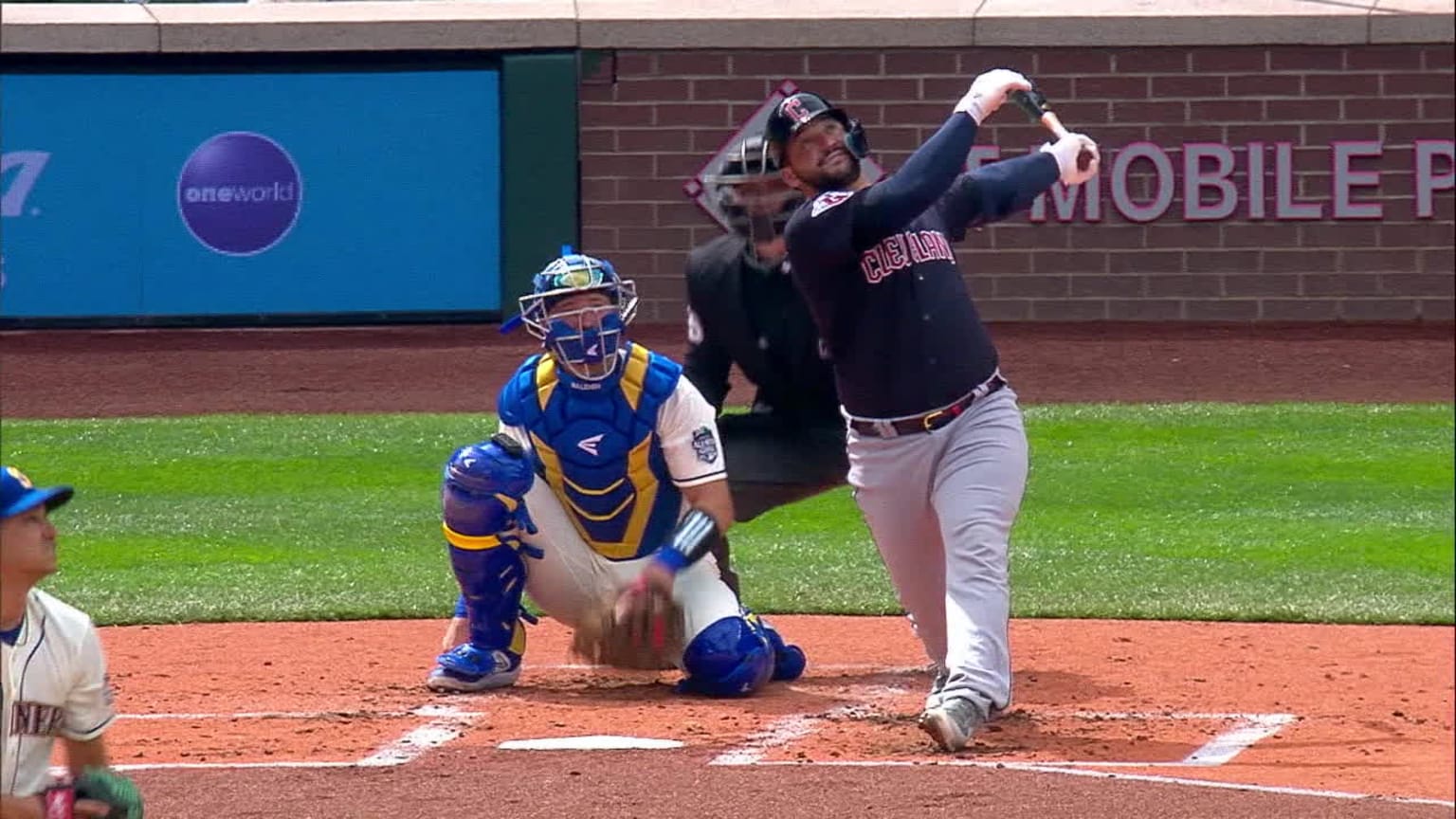 Zunino belts three-run homer (1)