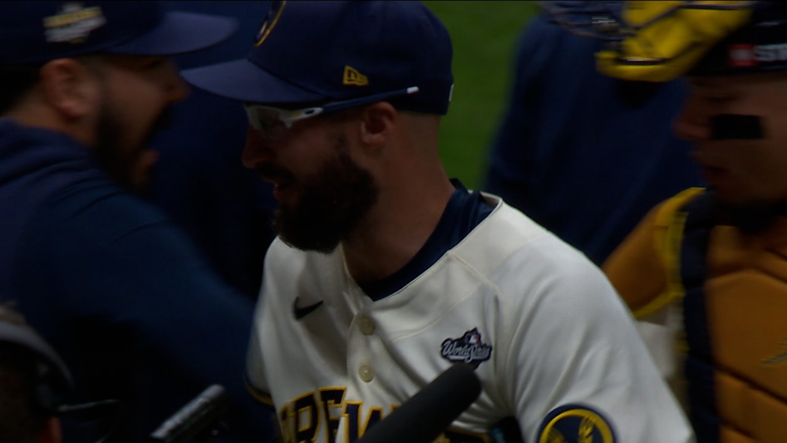 Brewers win seventh straight, Game 2 of World Serues | 10/24/2026 | MLB.com