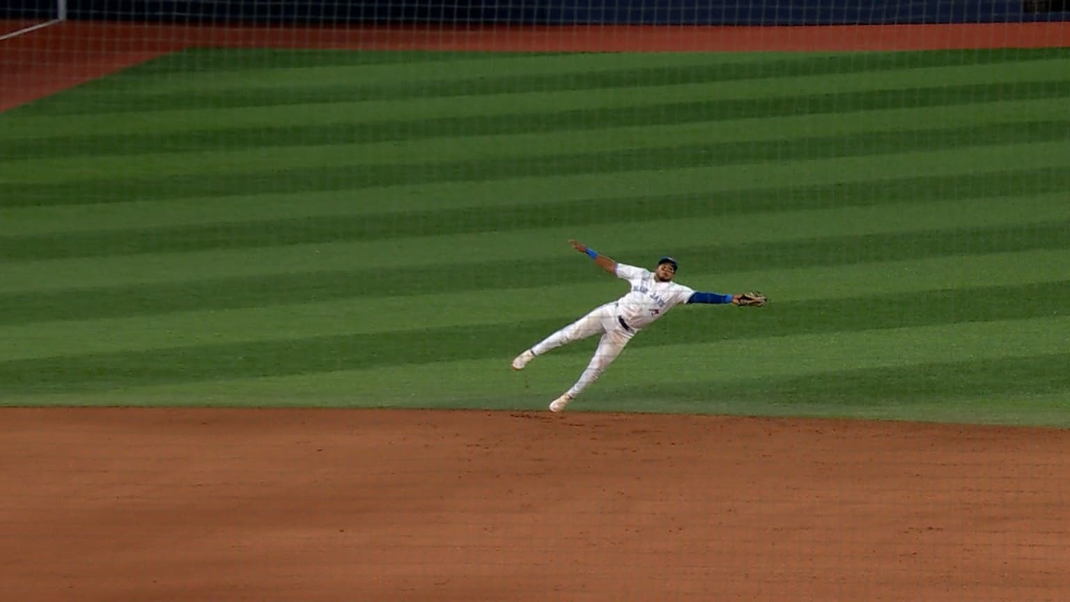 Leo Jiménez's diving catch | 08/09/2024 | MLB.com