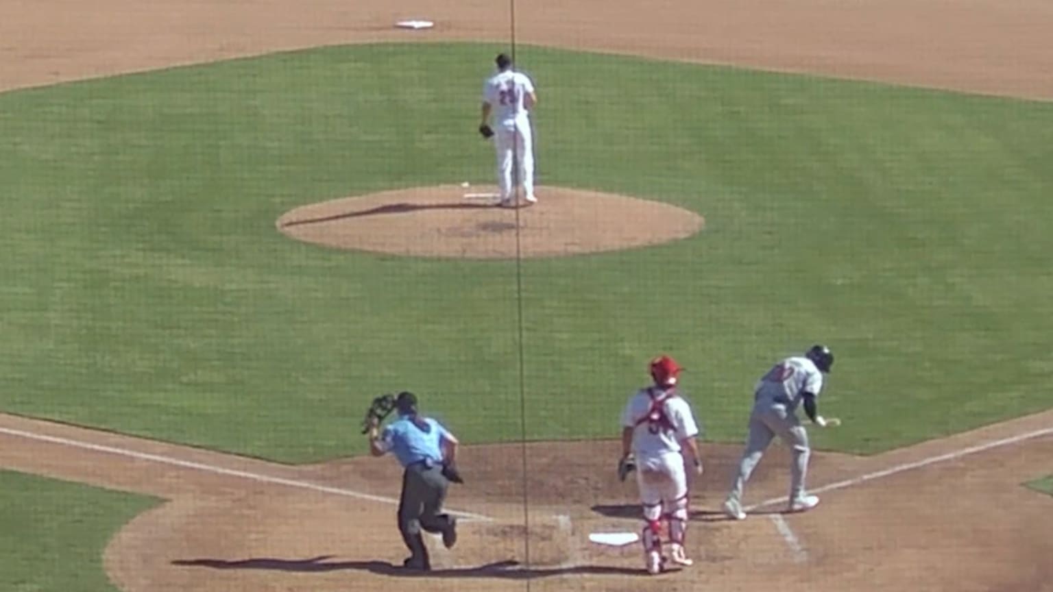 Kala'i Rosario's solo home run 10/09/2024
