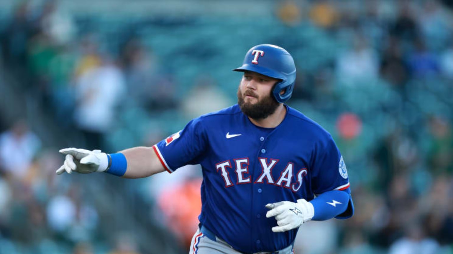 Jake Burger cooks up a three-run homer 🍔👨‍🍳 | 04/14/2026 | Texas Rangers