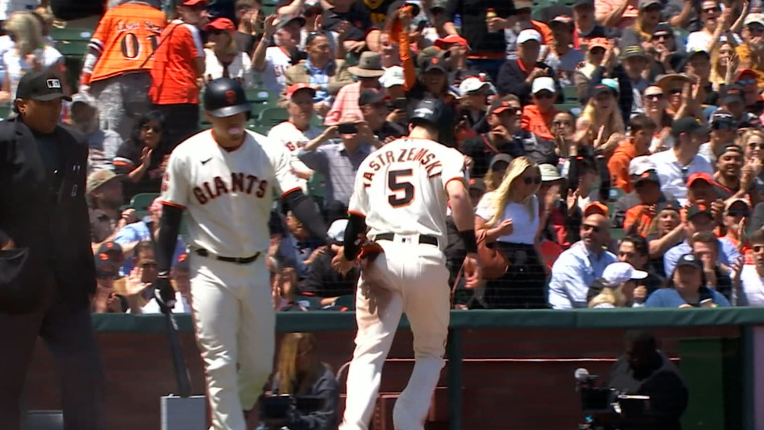 Mike Yastrzemski triples then scores on a wild pitch | 05/31/2023 | San ...