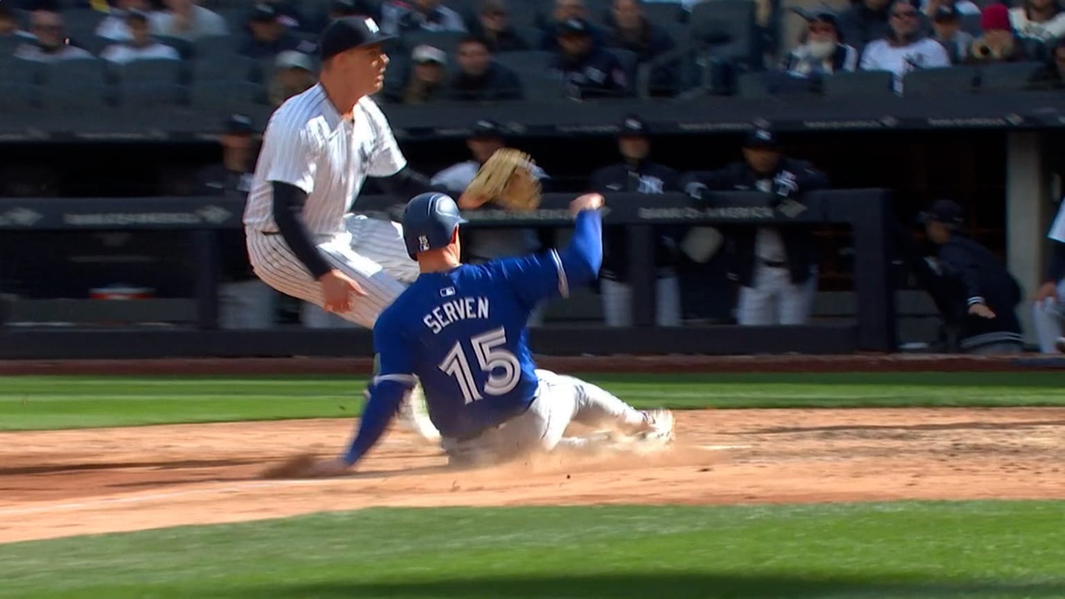 Brian Serven scores on a wild pitch | 04/05/2024 | Toronto Blue Jays