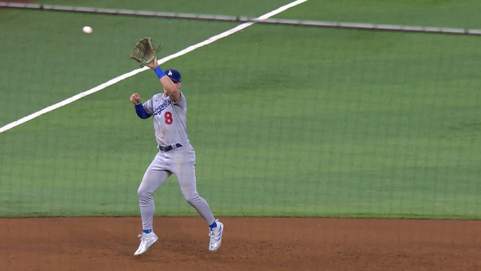 Kiké Hernández makes leaping grab in the 7th | 09/05/2023 | Los Angeles ...