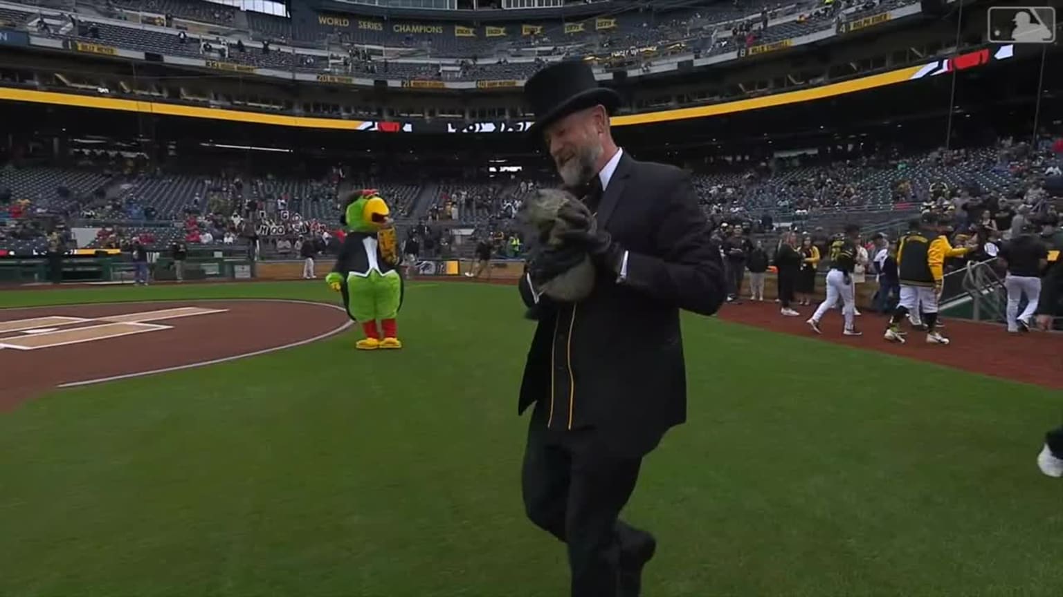 Punxsutawney Phil tosses the first pitch | 04/30/2026 | Pittsburgh Pirates