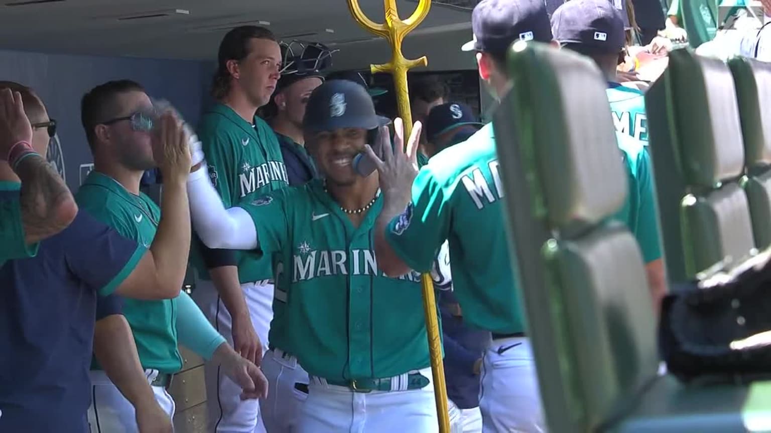 Mariners hit three homers in 3rd 07/22/2023 Seattle Mariners