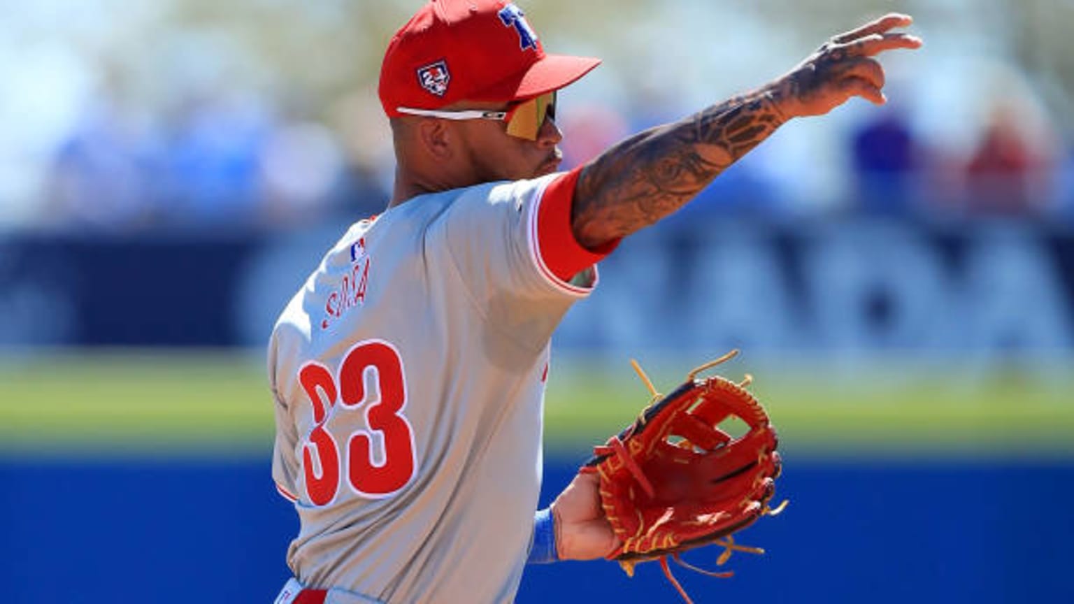 Edmundo Sosa starts a double play with a smooth stop | 03/03/2024 ...