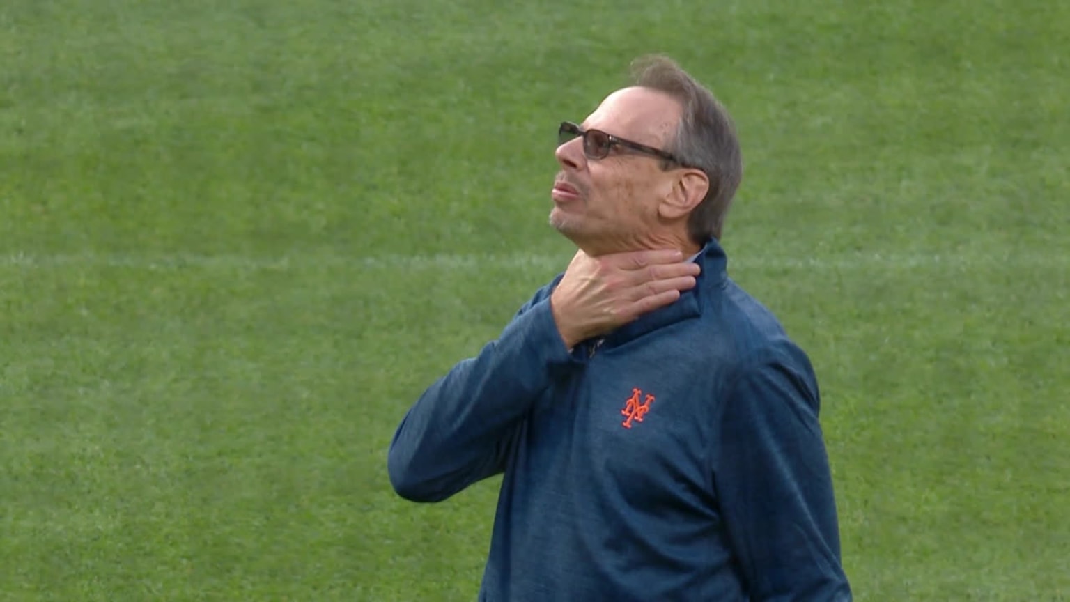 Howie Rose tosses the first pitch for Mets | 05/31/2023 | New York Mets