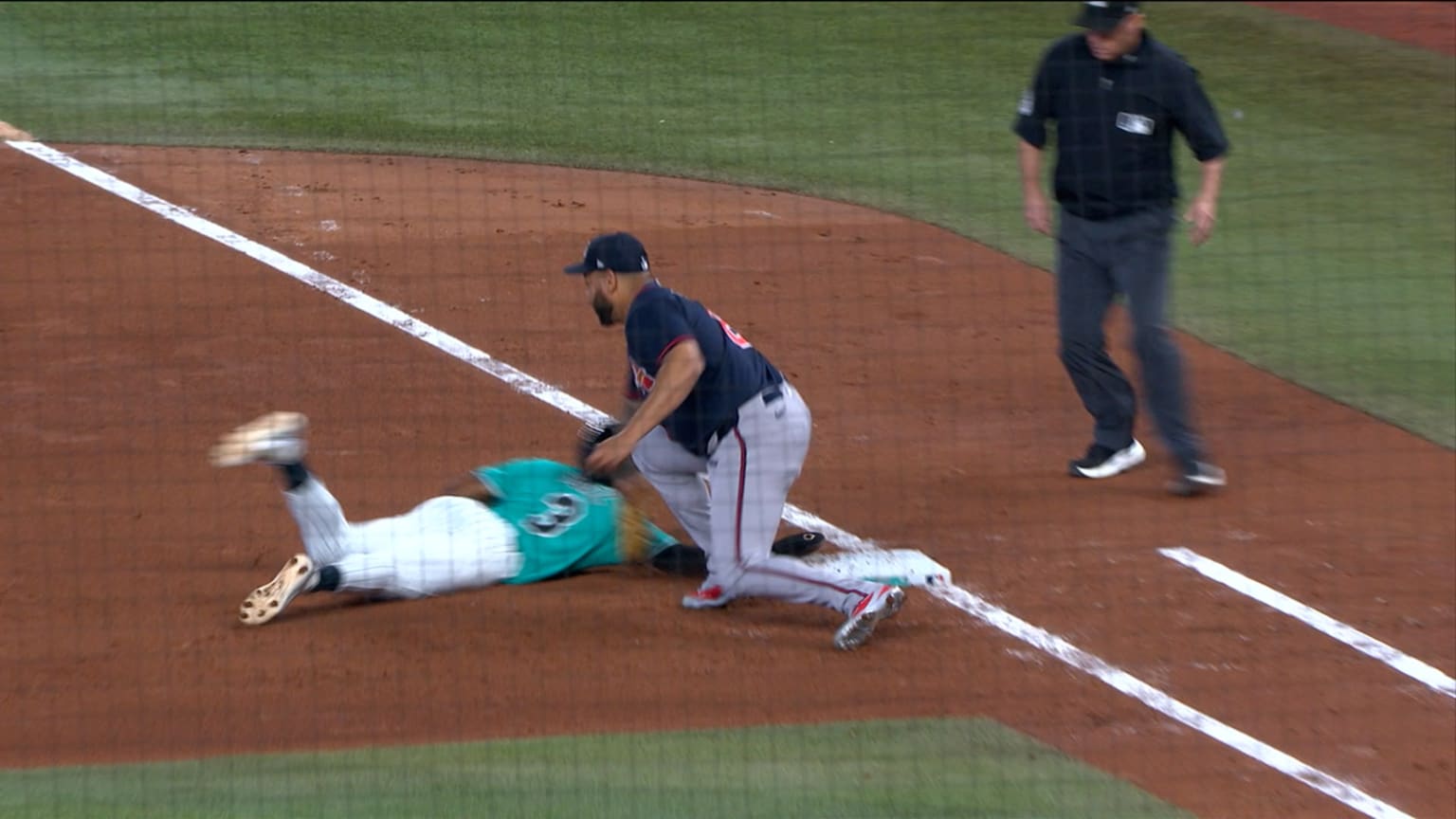 Esteury Ruiz safe at first after challenge | 09/27/2026 | Miami Marlins