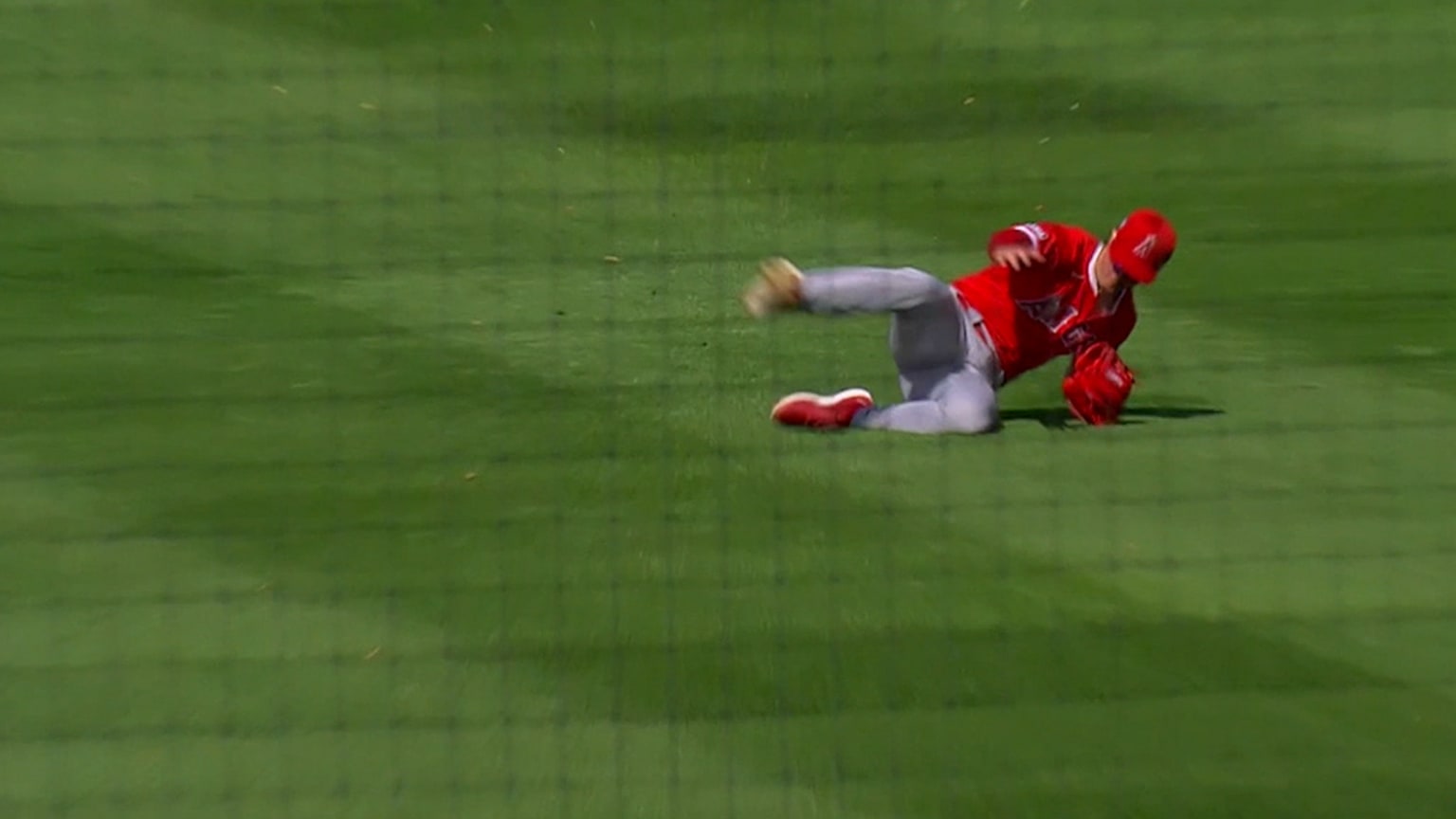 Mickey Moniak makes a sliding grab | 03/18/2024 | Los Angeles Angels