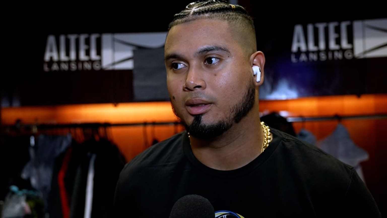 Luis Arraez on reaching 200 hits | 09/18/2023 | Miami Marlins – MLB.com
